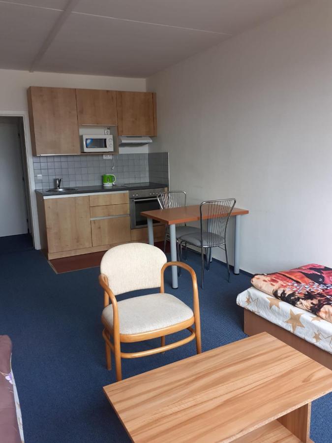 Km House Cerny Most Hostel Πράγα Εξωτερικό φωτογραφία