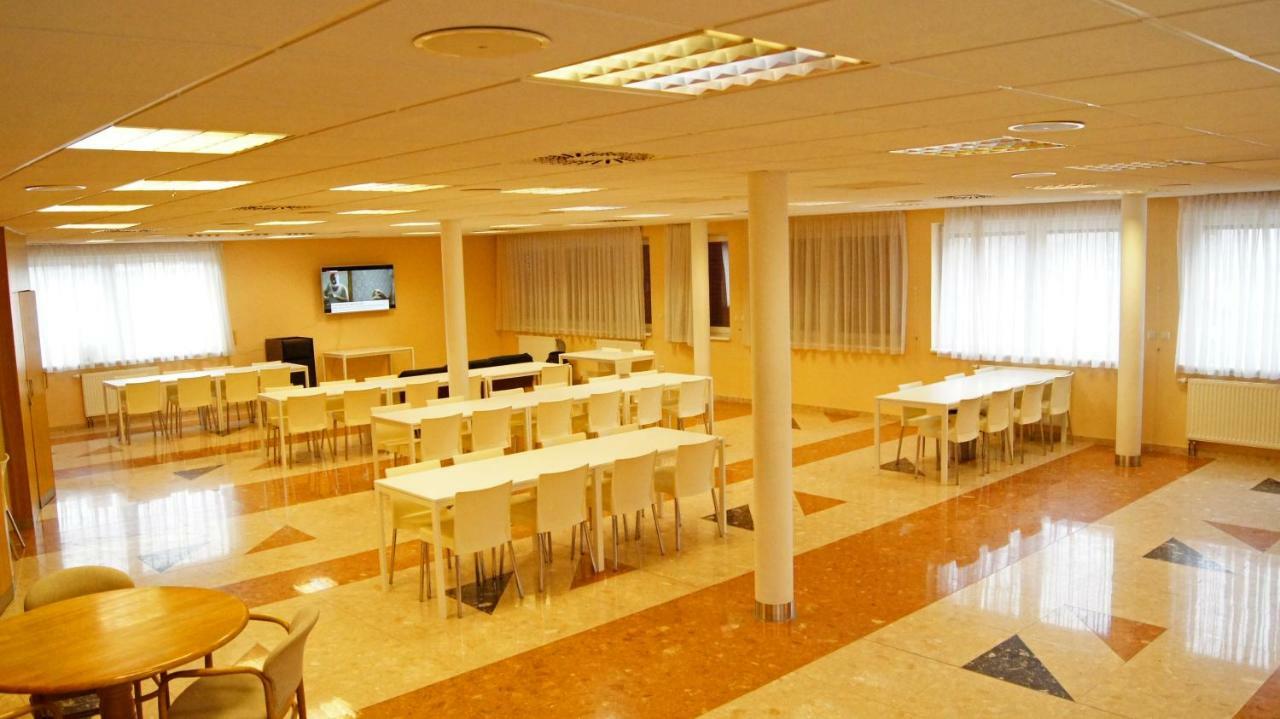 Km House Cerny Most Hostel Πράγα Εξωτερικό φωτογραφία