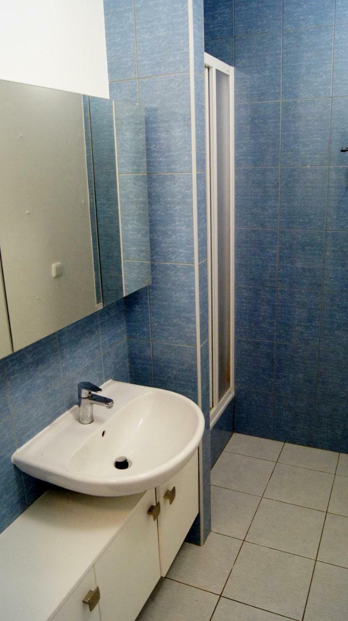 Km House Cerny Most Hostel Πράγα Εξωτερικό φωτογραφία