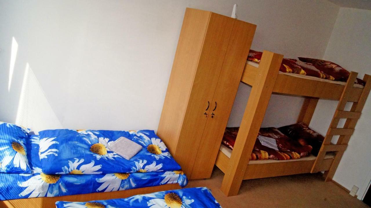 Km House Cerny Most Hostel Πράγα Εξωτερικό φωτογραφία